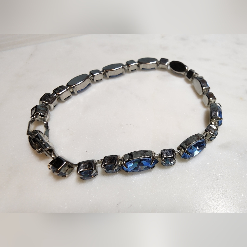Vintage Weiss Two-tone Blue Rhinestone Bracelet Silver-Tone Mid-century 50s–60s - Picture 8 of 17